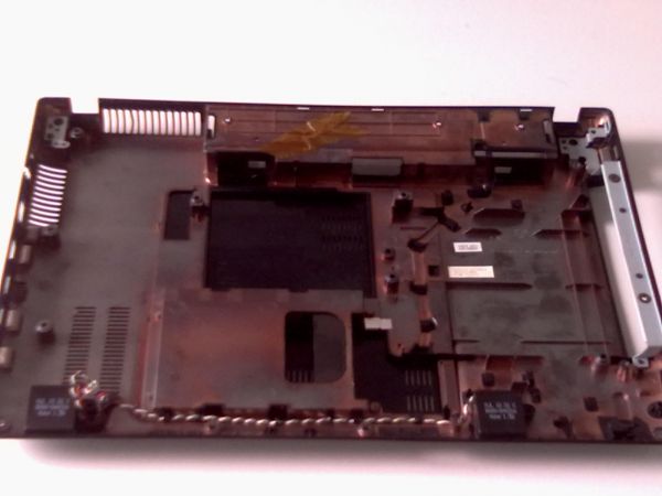 capa de baixo com auto falantes notebook 430R